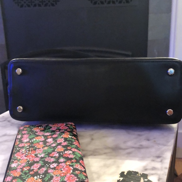 Coach satchel and wallet sold in a set - Picture 6 of 6